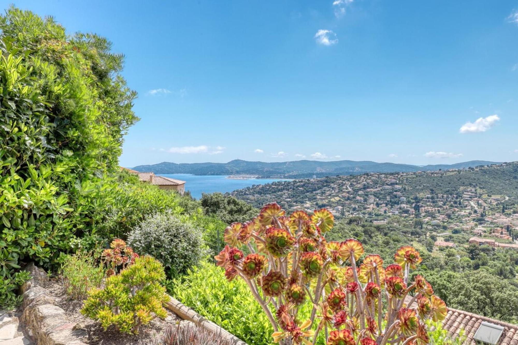 Apartamento Exceptional View In Saint-Clair For 4 People Le Lavandou Exterior foto